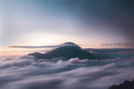 暮色山峦浮云上，梦幻仙境