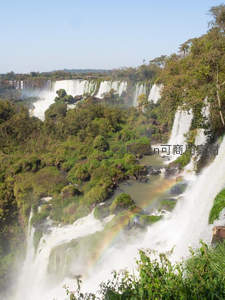 伊瓜苏瀑布壮丽全景彩虹飞舞