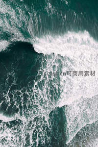 碧海惊涛航拍视角下的汹涌波浪