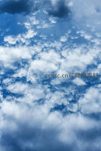 蓝天白云层叠如画布