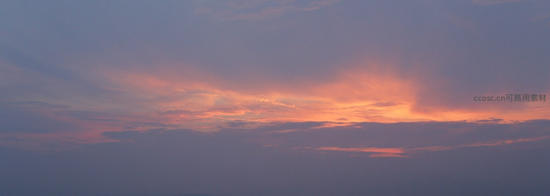 绚烂晚霞，铺满整个天幕