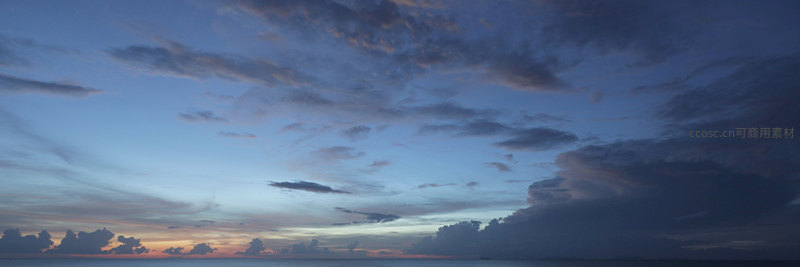 暮色苍穹云卷舒，海天一色共沉浮