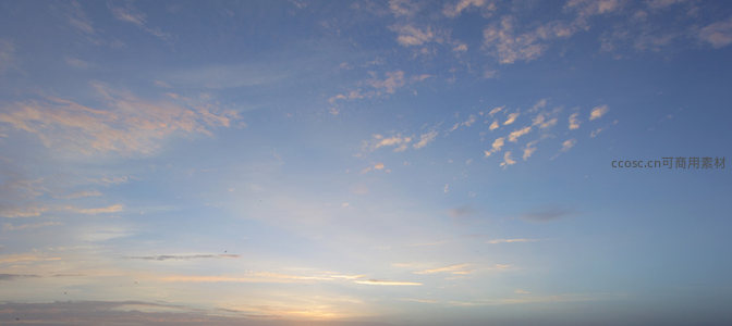 晨曦微光洒满天际云海