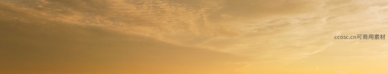 暖色调天空云朵如丝绸般柔美