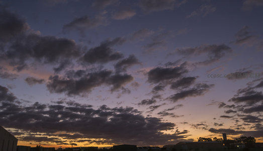 紫霞满天云朵飘逸