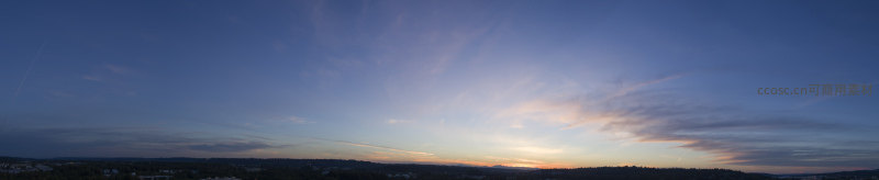 晨曦初露的淡蓝天空