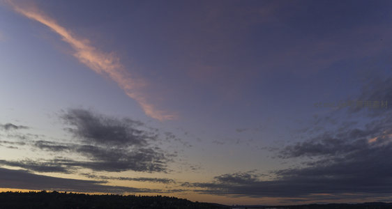 暮色苍穹云霞漫天