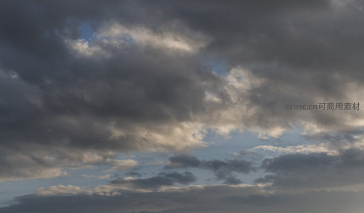 云涛汹涌，暮光为墨绘苍穹画卷
