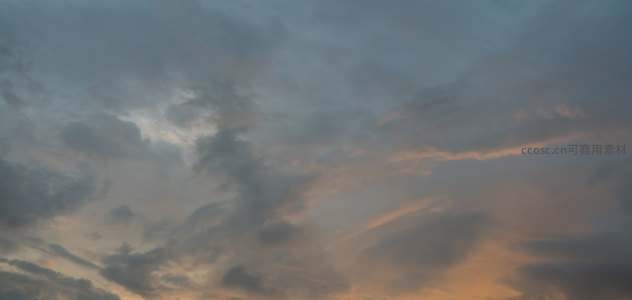 云卷云舒，暮光轻抚苍穹