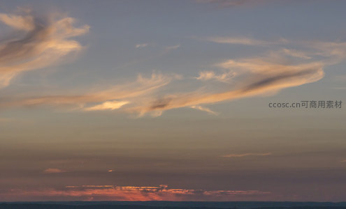 流云如丝舞动暮色天