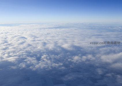 万米高空云海翻涌，天地一色蔚为壮观
