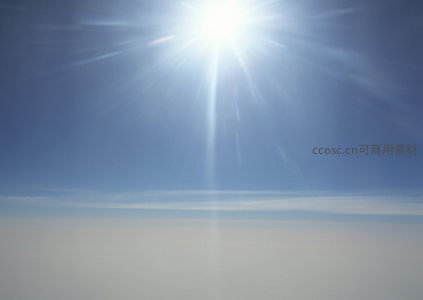 云端之上，阳光普照