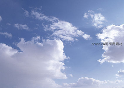 朵朵白云悠然飘荡天际