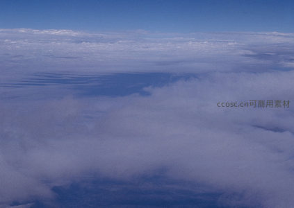 云雾缭绕，天际朦胧