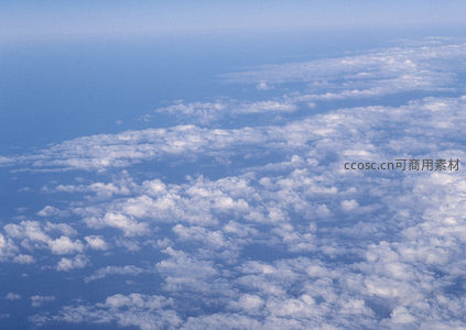 云海无垠，高空视角下的纯净世界