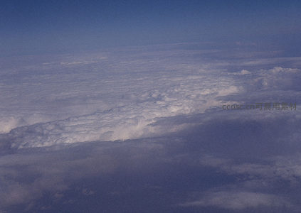 云海翻涌中的光影魔术