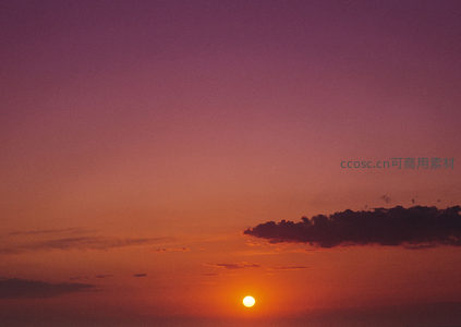 紫霞满天映夕阳，静谧黄昏时刻