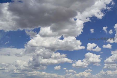 蓝天白云朵朵飘，晴空万里好风光