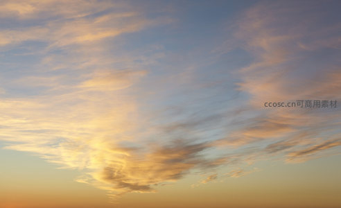 晨曦薄云轻舞于湛蓝天际