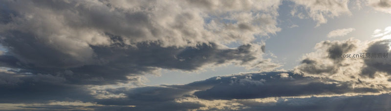 云海翻腾，光影交织的天空画卷