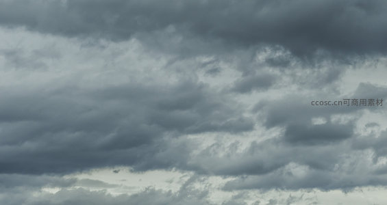 风暴前夕布满天空的积雨云