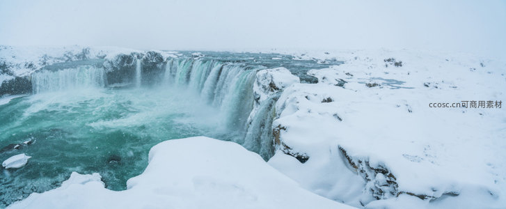 雪域飞瀑，天地一色壮景