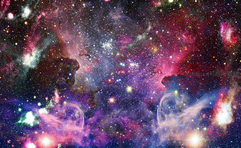 多彩星云与恒星群构成宇宙画卷