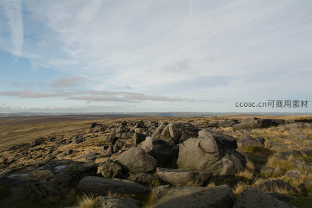 荒野巨石阵列，远眺苍茫平原
