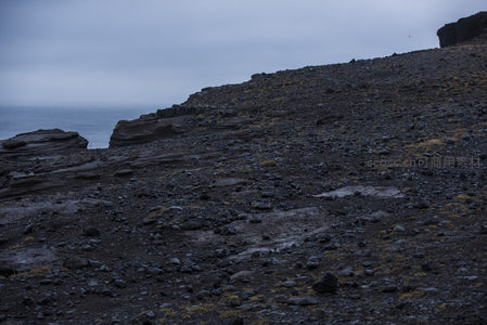 火山岩海岸的荒凉与壮美