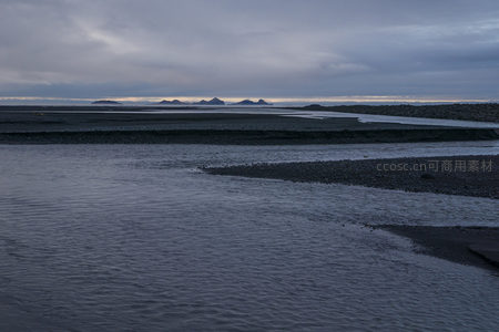 河口湿地的暮色低语