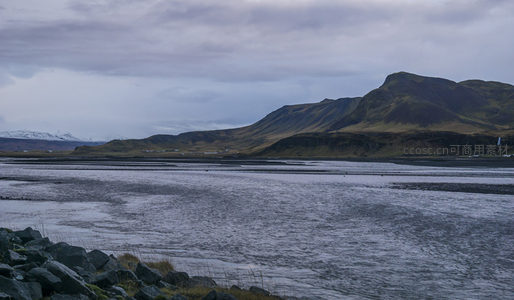 远山如黛河面如镜
