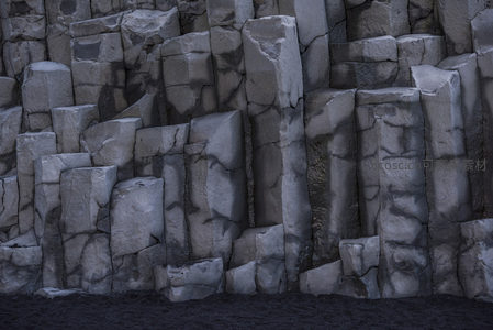 玄武岩柱特写展现地质纹理