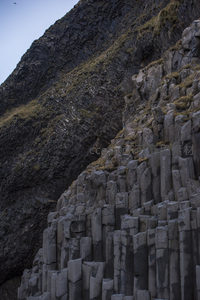 火山岩柱与山体斜坡交界