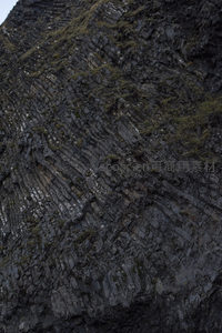 深色玄武岩层理纹理特写