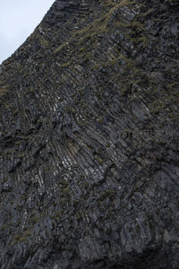 玄武岩柱状节理的壮丽地质奇观