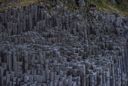 玄武岩柱阵列奇观