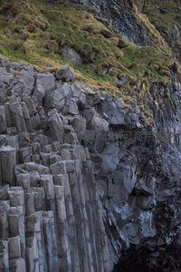 岩壁草甸与石柱交响