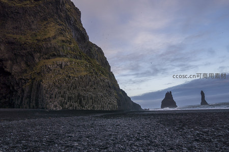 玄武岩柱群与海蚀柱的海岸交响