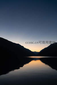 湖光山色映夕照，静谧如画