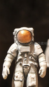 微缩宇航员模型，金属质感头盔