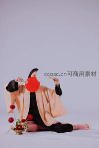 红扇遮面的和风写真