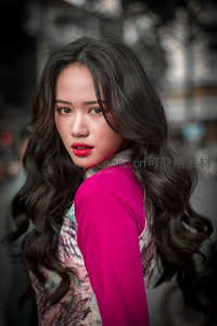 回眸一笑百媚生