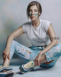 艺术彩绘少女坐姿写真