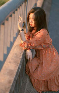 桥边夕阳独坐时光