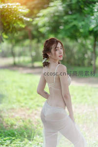 林间回眸的温柔瞬间