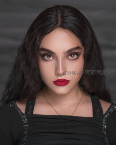 红唇黑衣经典肖像