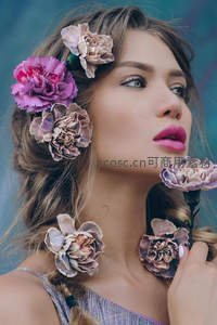 花环环绕的梦幻美人