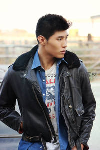 街头青年皮衣造型侧影
