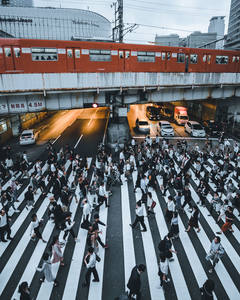 东京涩谷十字路口人潮