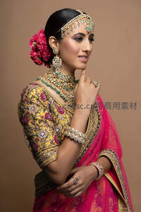 印度新娘华服珠宝盛装特写